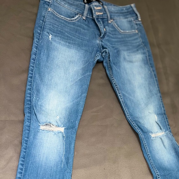 Hollister Crop Jeans Size 5 - Picture 3 of 7